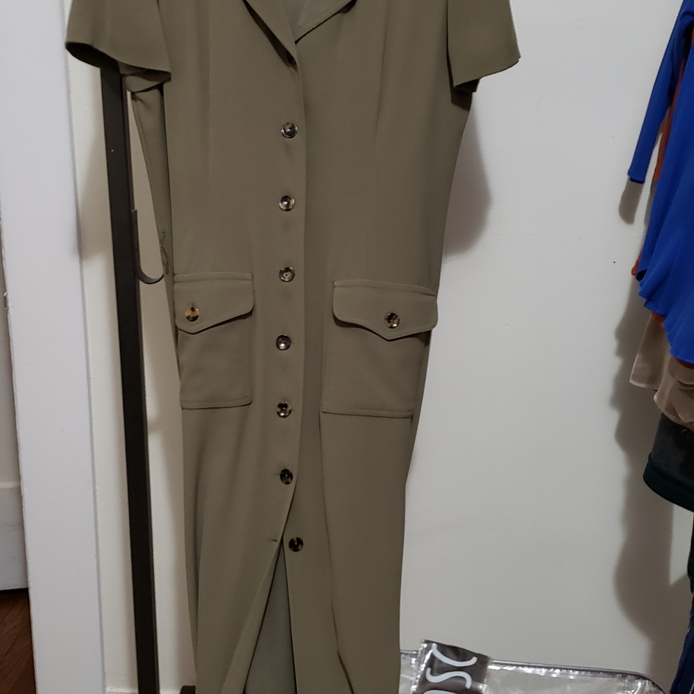Maxi dress with front button down buttons and fron